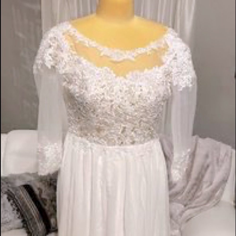 Never Worn Wedding Dress